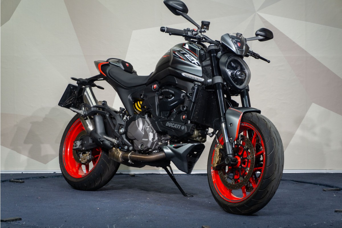 DUCATI Monster 937 +